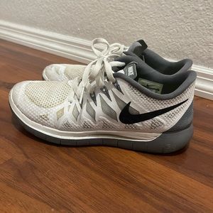 Women’s Nike Free Run White Size 8